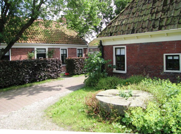 Roordaweg Tinallinge rechts het "Lutje Hoeske"